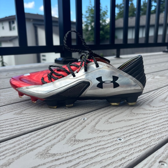 Under Armor Blur CBN III Men\'s Size 10.5 Soccer Cleats 1235645-860 Red Silver main image 5